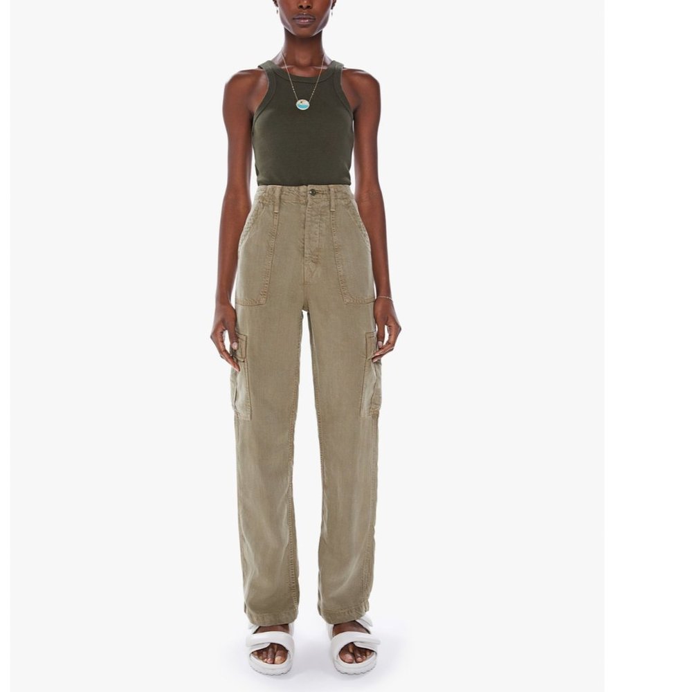 MOTHER The Private Cargo Sneak Pants in Gothic Olive